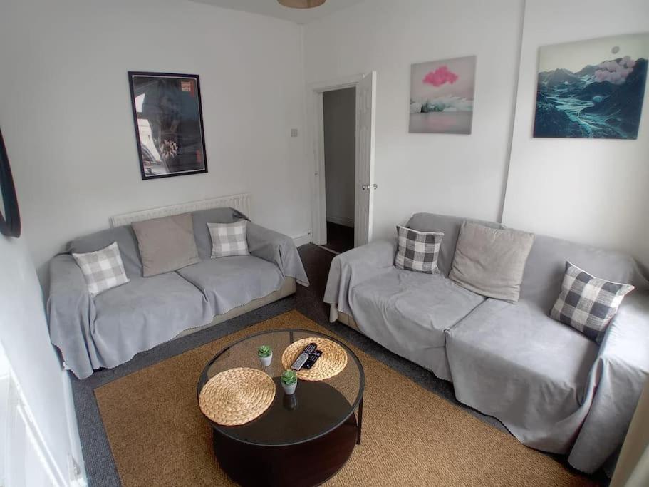 Large Family Home Central Location 3 Double Bedrooms And 1 Single Bedroom Cardiff Exterior photo