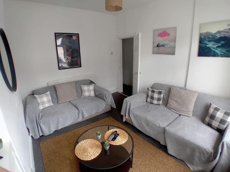 Large Family Home Central Location 3 Double Bedrooms And 1 Single Bedroom Cardiff Exterior photo